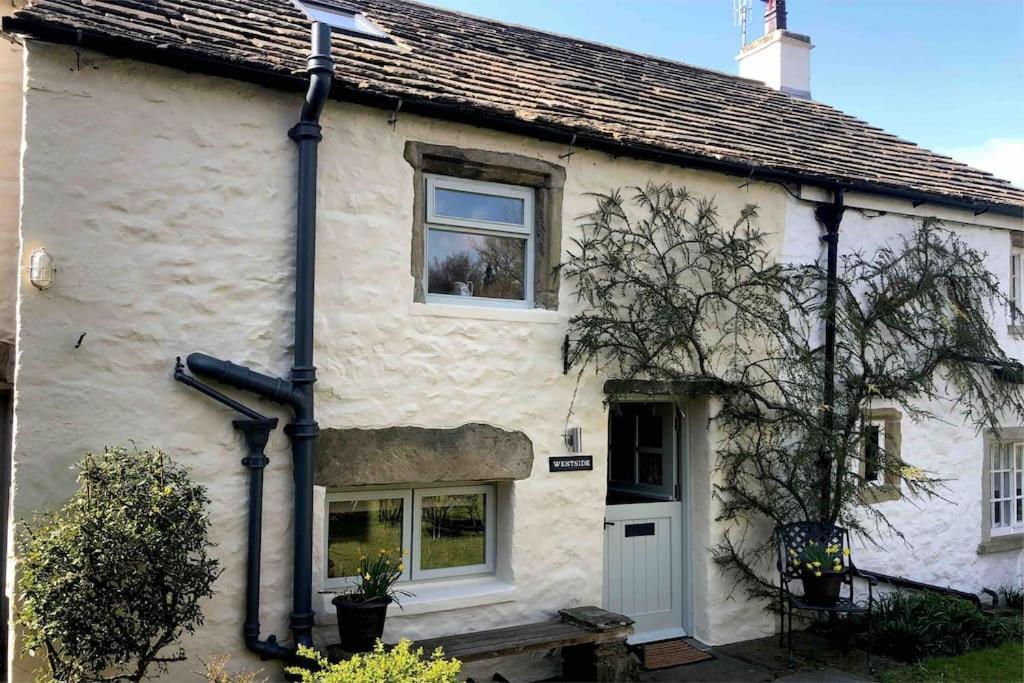 Westside Cottage, Newby, Clapham, Yorkshire Dales National Park, Famous Three Peaks, Near The Lake District, Pets Are Welcome Newby  Екстериор снимка