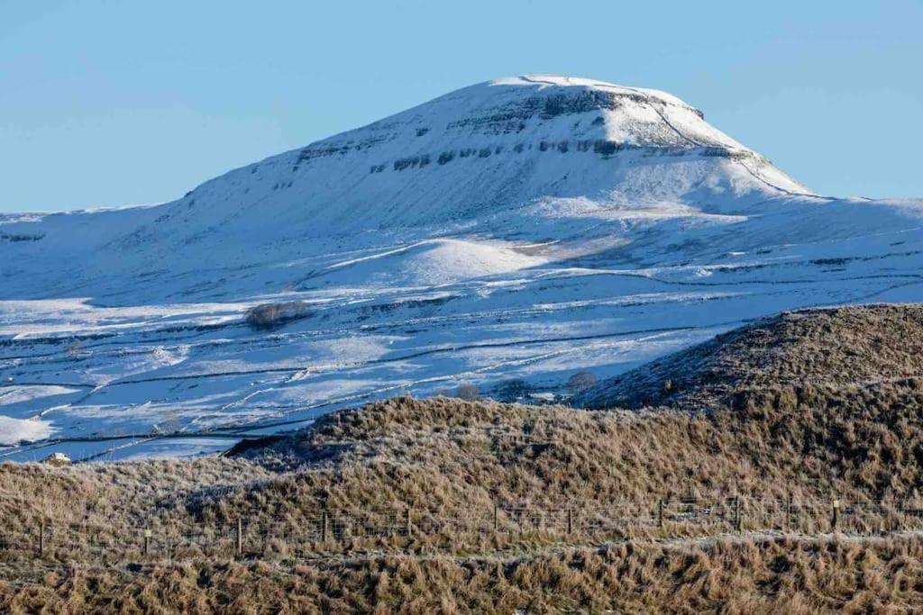 Westside Cottage, Newby, Clapham, Yorkshire Dales National Park, Famous Three Peaks, Near The Lake District, Pets Are Welcome Newby  Екстериор снимка