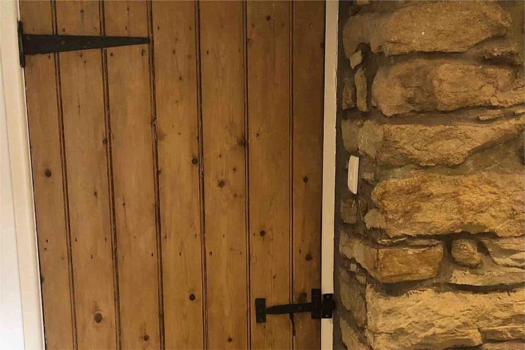 Westside Cottage, Newby, Clapham, Yorkshire Dales National Park, Famous Three Peaks, Near The Lake District, Pets Are Welcome Newby  Екстериор снимка