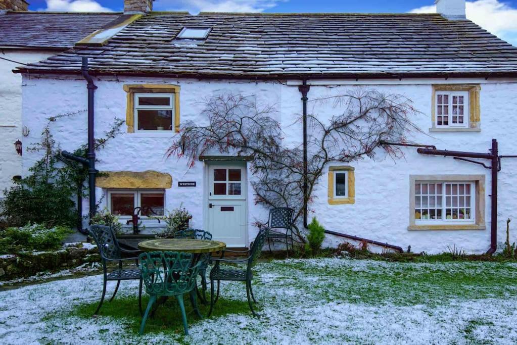 Westside Cottage, Newby, Clapham, Yorkshire Dales National Park, Famous Three Peaks, Near The Lake District, Pets Are Welcome Newby  Екстериор снимка
