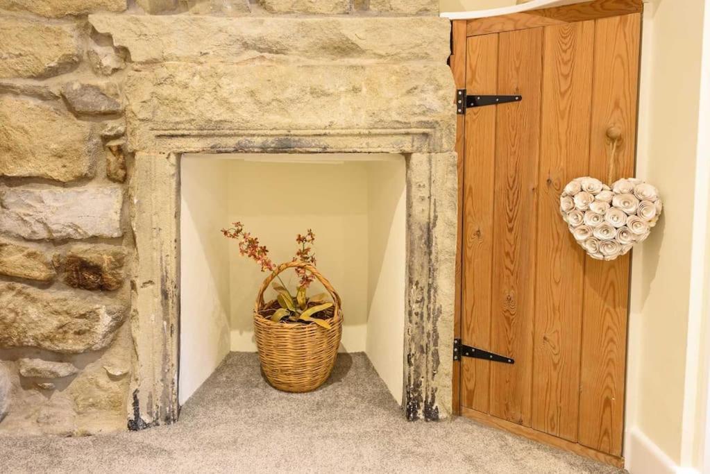 Westside Cottage, Newby, Clapham, Yorkshire Dales National Park, Famous Three Peaks, Near The Lake District, Pets Are Welcome Newby  Екстериор снимка