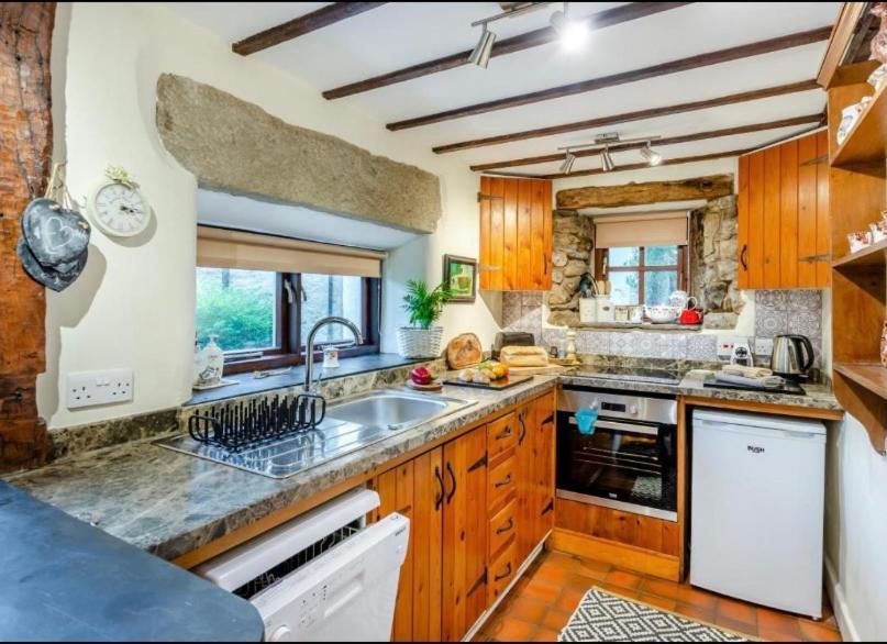 Westside Cottage, Newby, Clapham, Yorkshire Dales National Park, Famous Three Peaks, Near The Lake District, Pets Are Welcome Newby  Екстериор снимка